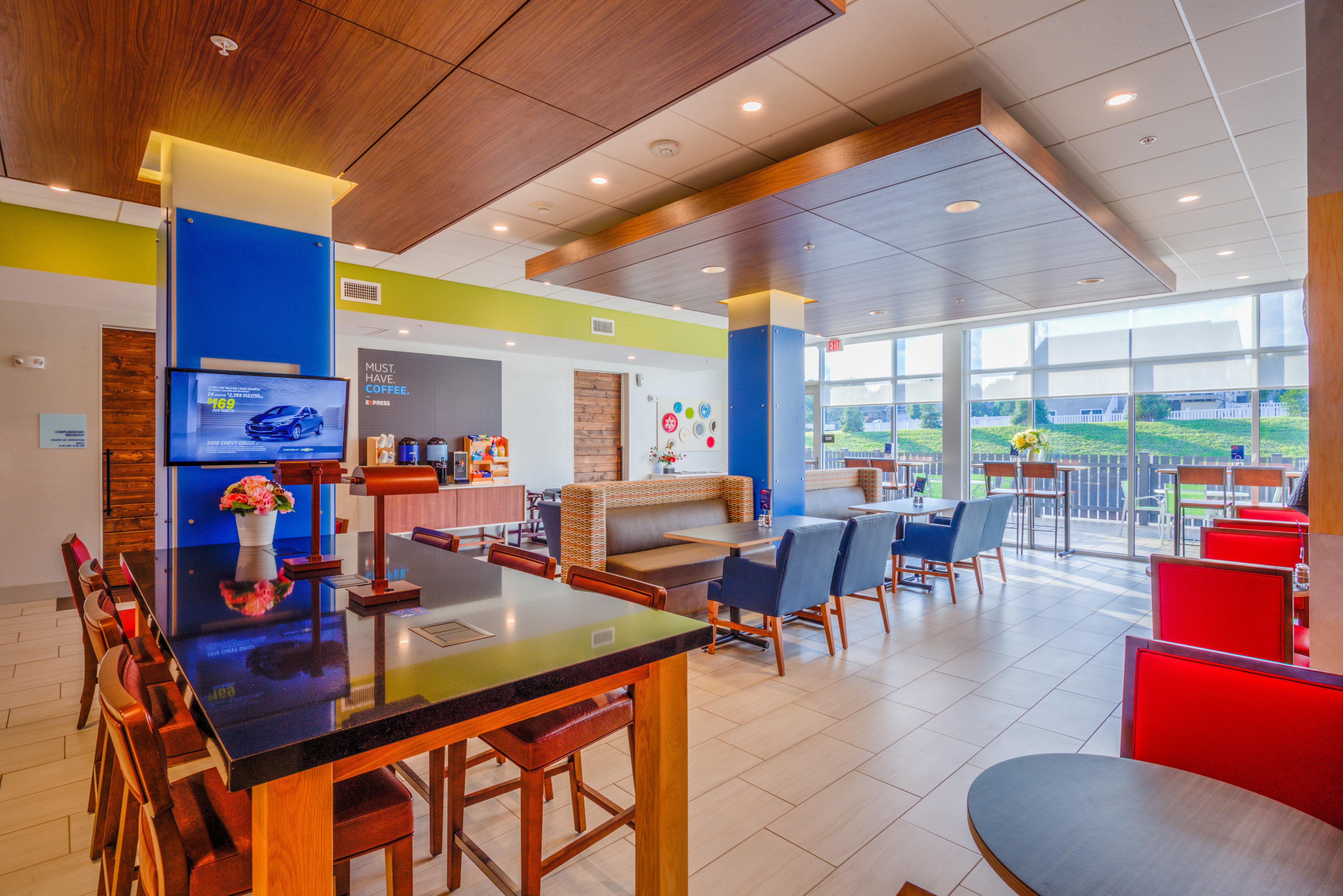 Holiday Inn Express & Suites Reedsville - State Coll Area, An Ihg Hotel Buitenkant foto