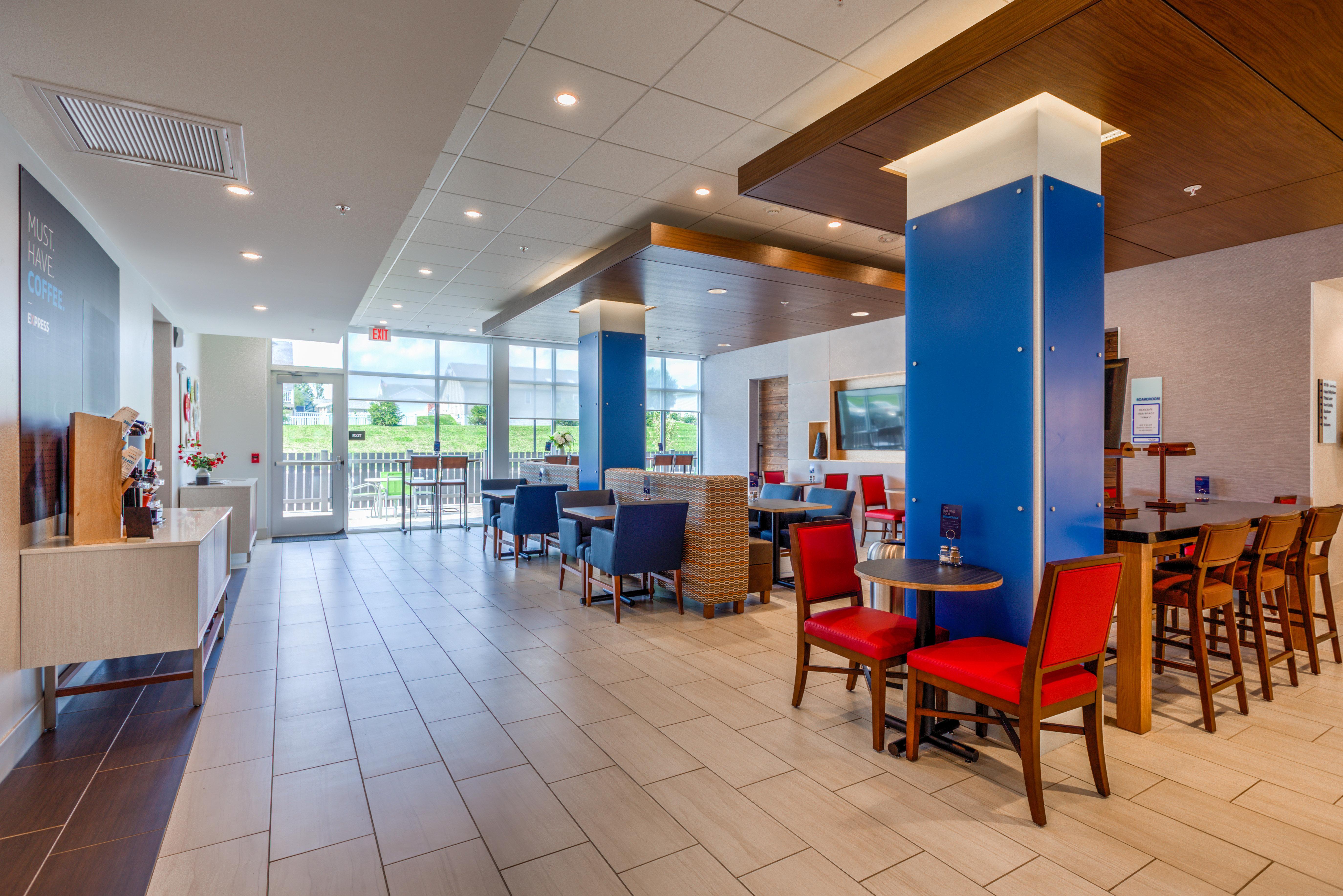 Holiday Inn Express & Suites Reedsville - State Coll Area, An Ihg Hotel Buitenkant foto