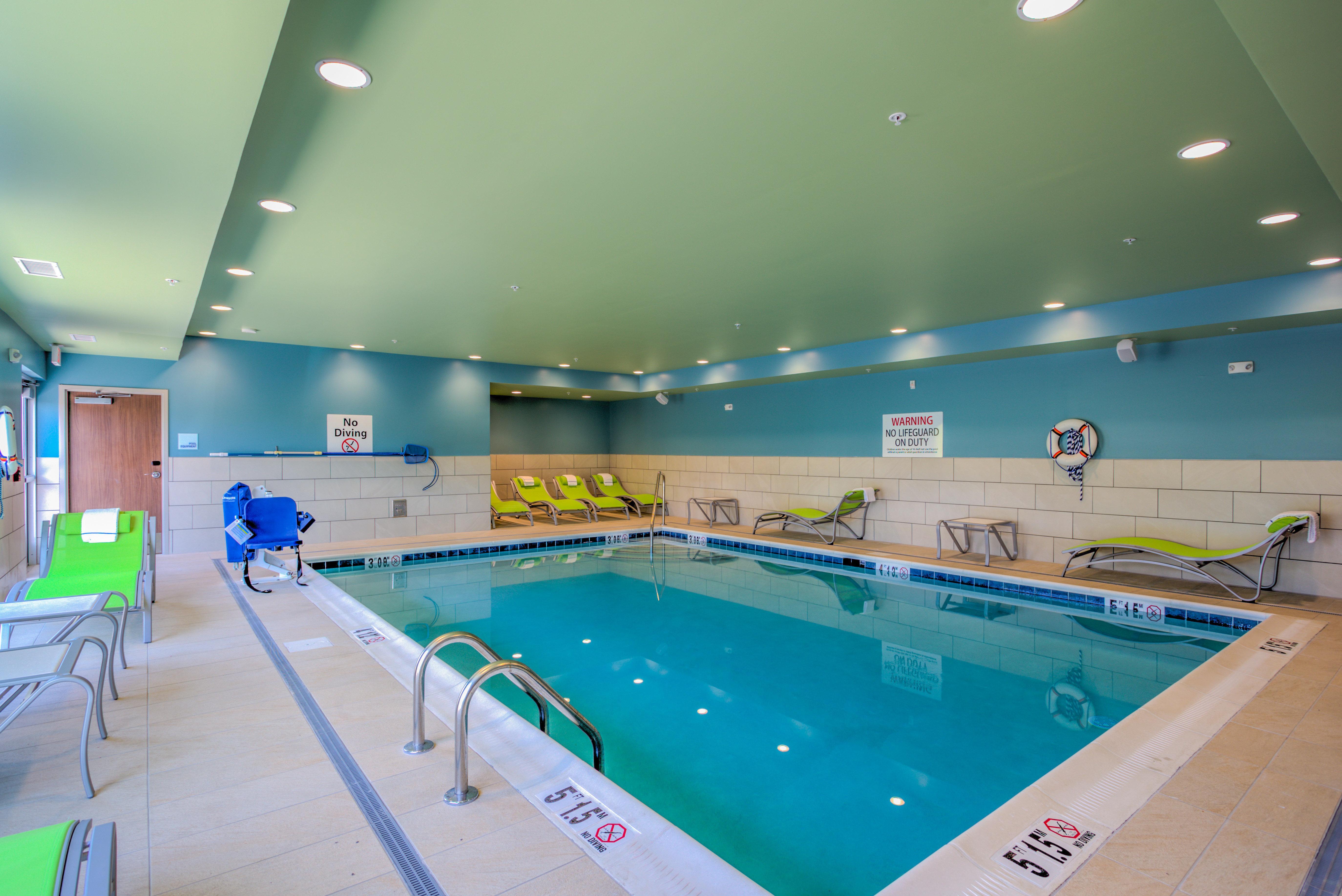 Holiday Inn Express & Suites Reedsville - State Coll Area, An Ihg Hotel Buitenkant foto