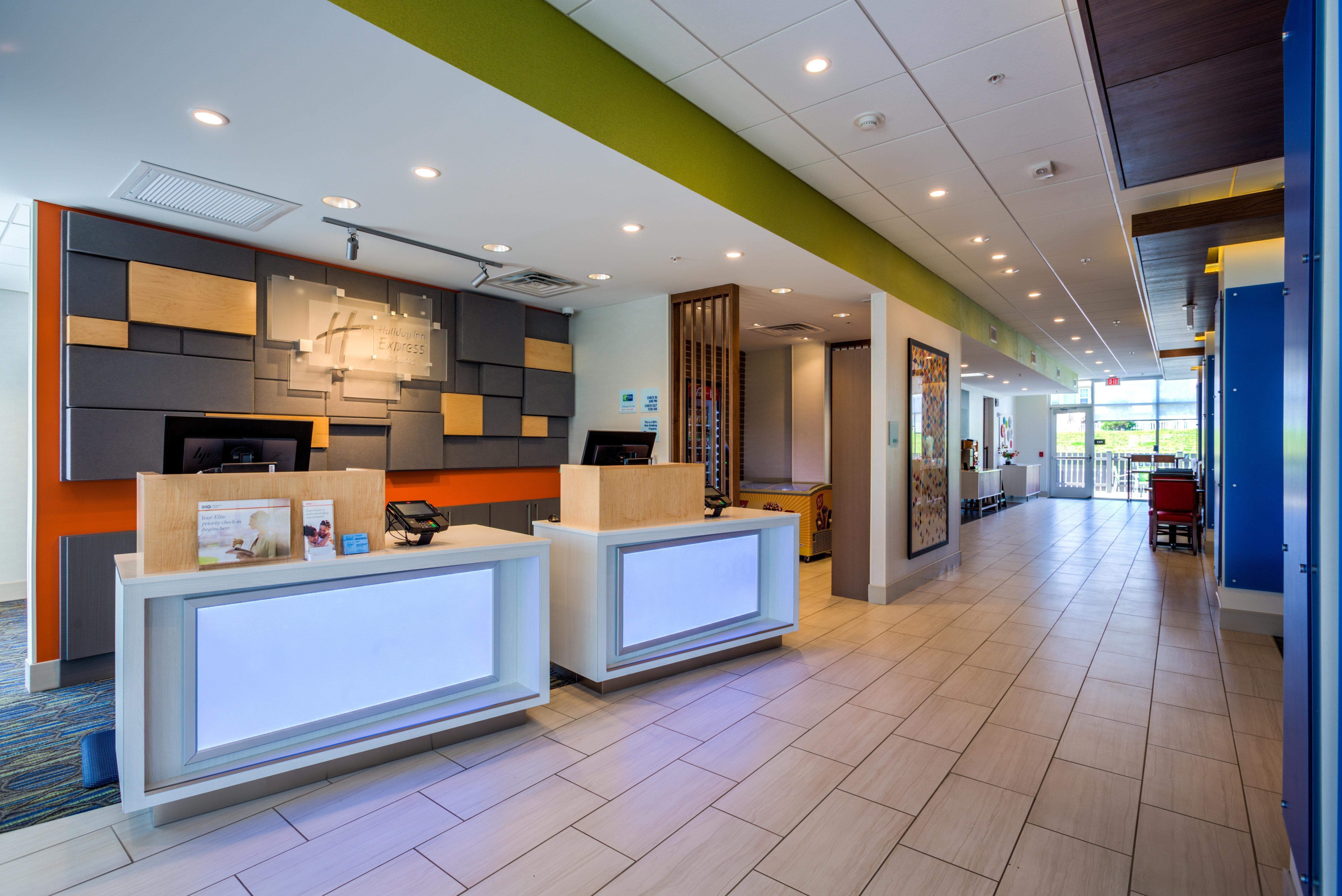 Holiday Inn Express & Suites Reedsville - State Coll Area, An Ihg Hotel Buitenkant foto